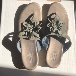 Ruffled Dress Sandles w/ Heels